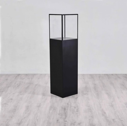Витрина Showcase Black черного цвета в аренду